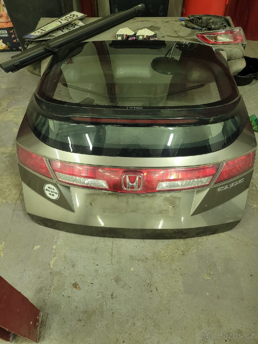 Kufrové dveře Honda Civic
