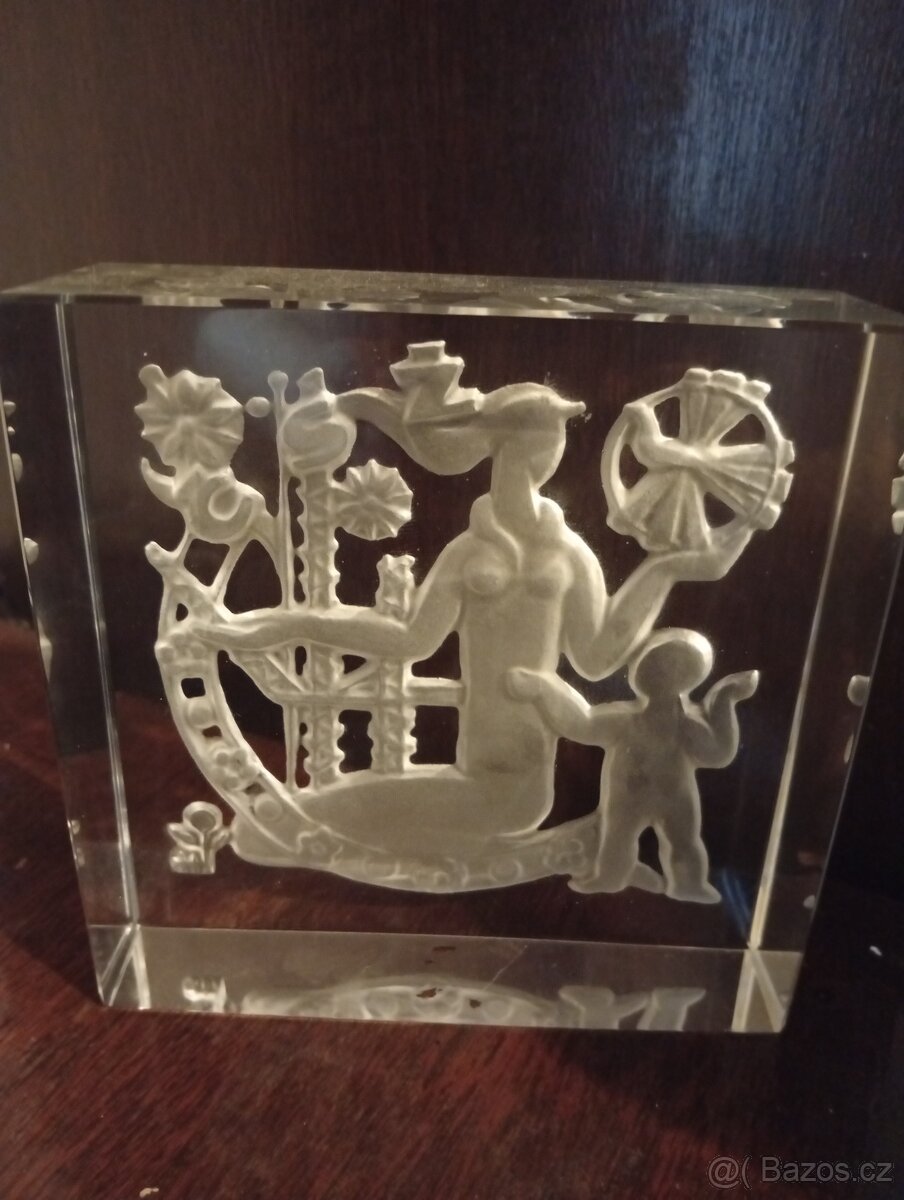 Těžítko skleněné