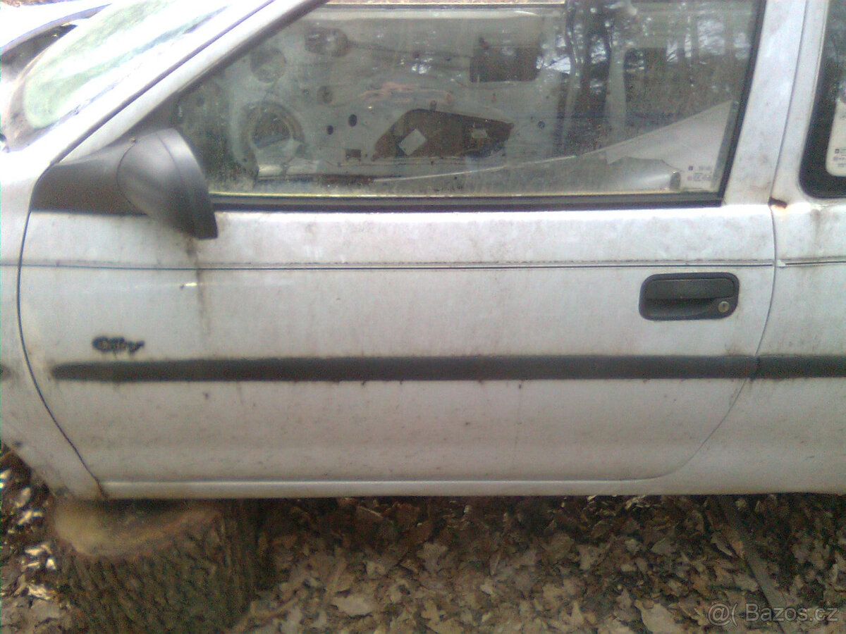 Corsa B 3D LP dveře