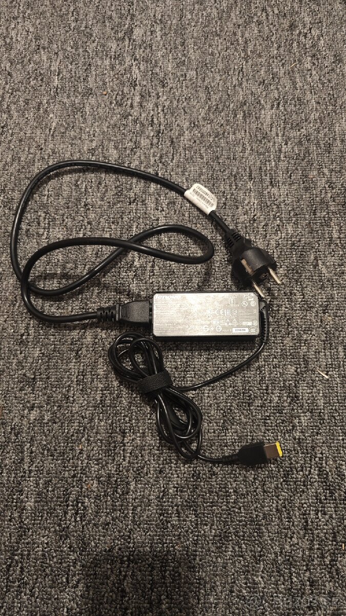Lenovo 45W nabíječka