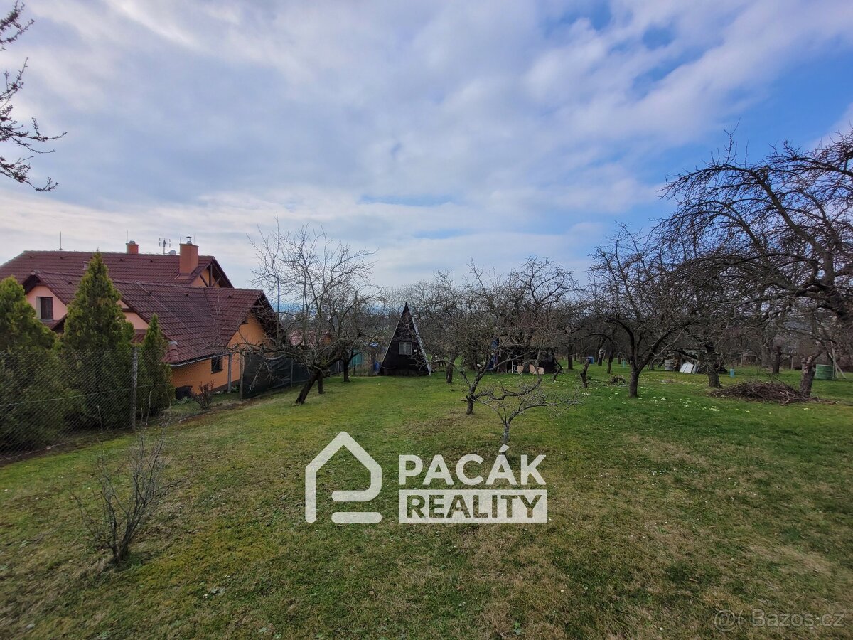 Prodej pozemku vhodného k výstavbě rodinného domu ve Šternbe