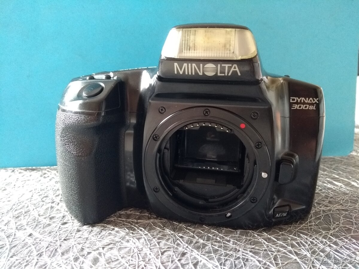Rozpredaj zbierky. Fotoaparát Minolta dinax 300si.