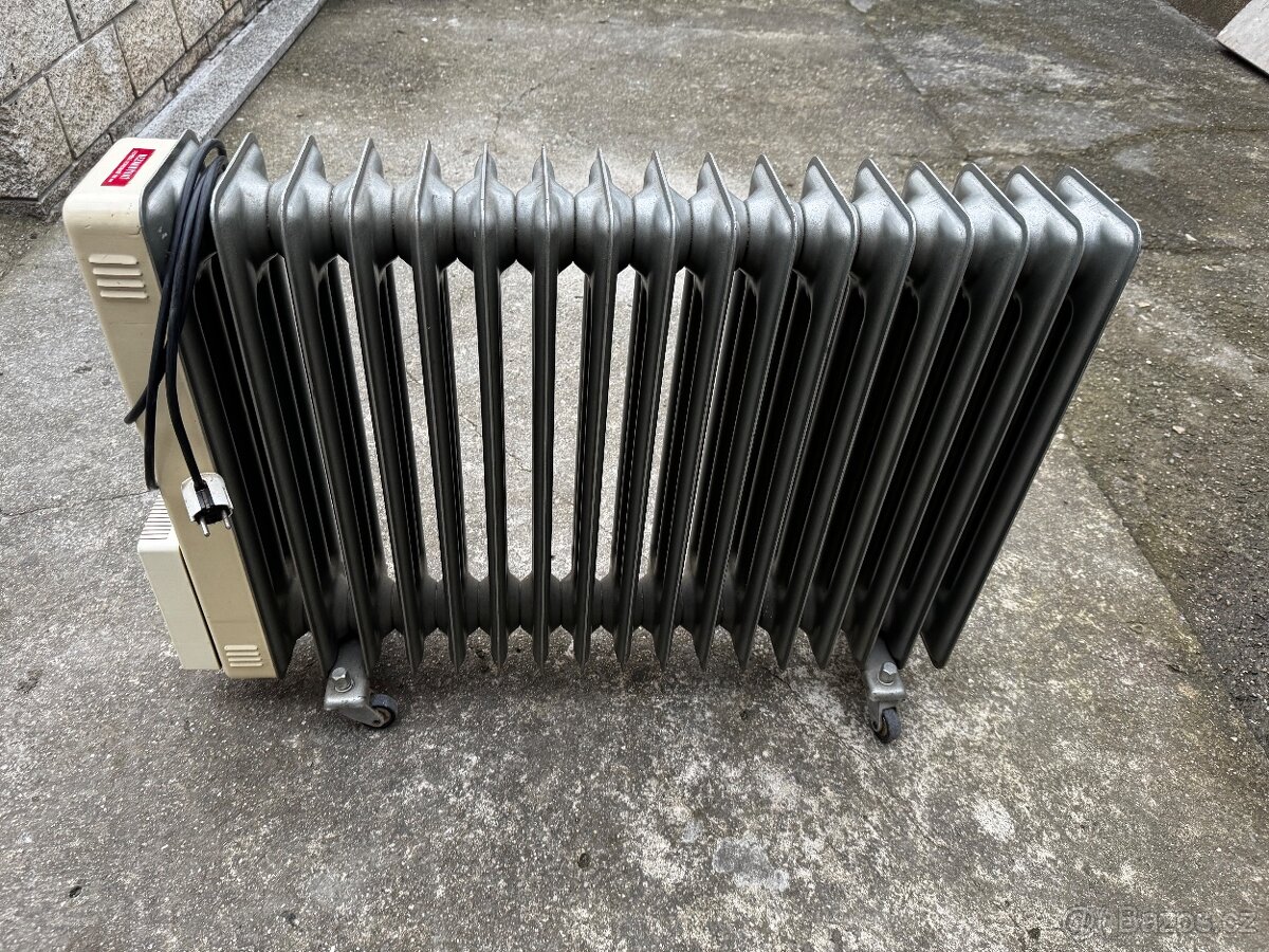 Olejový radiátor na kolečkách na 220W