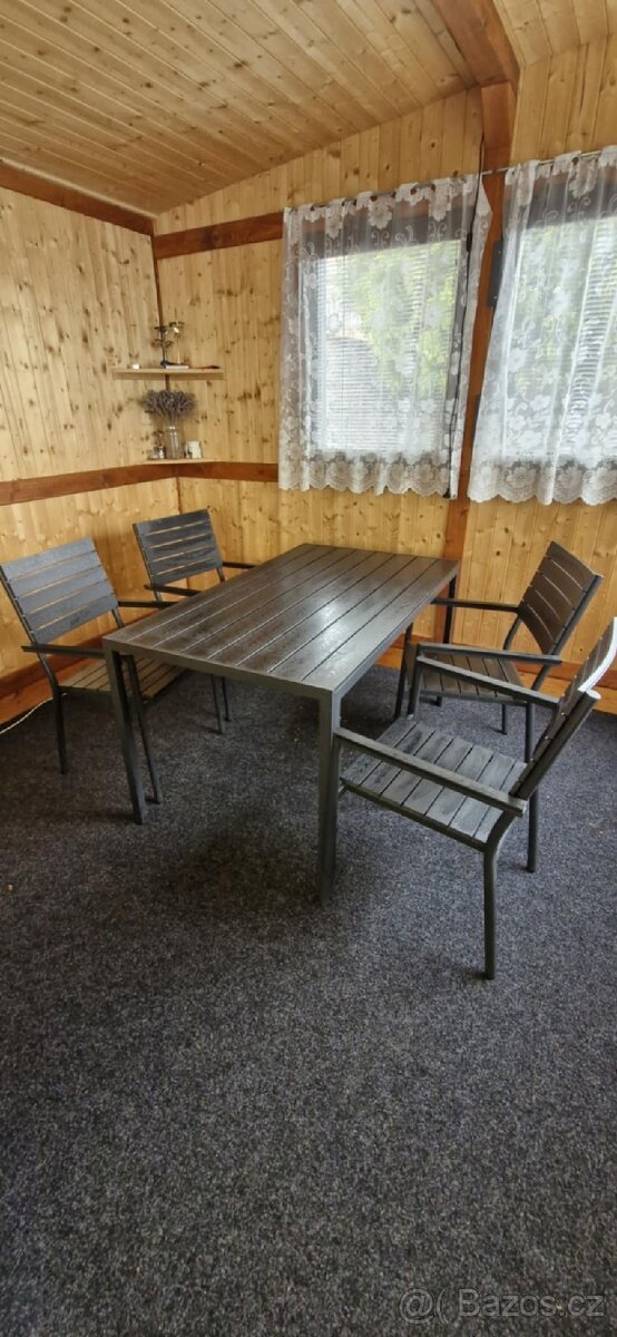 Prodám stůl +4x židle Jysk