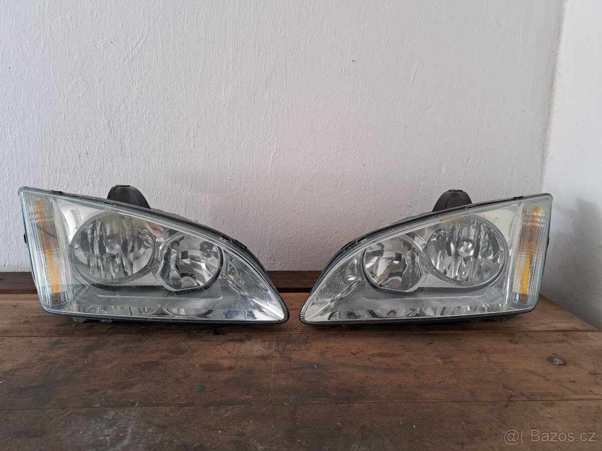 Přední světla Ford Focus MK2 před fl