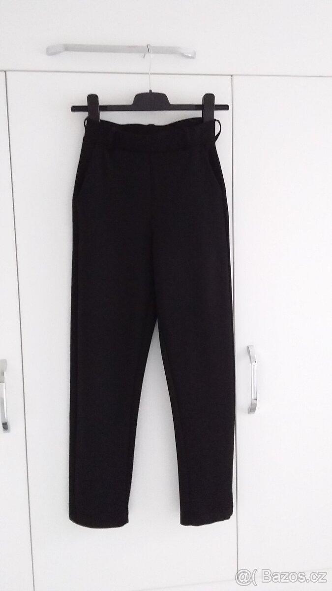 Černé dámské kalhoty vel. XS Gina Tricot
