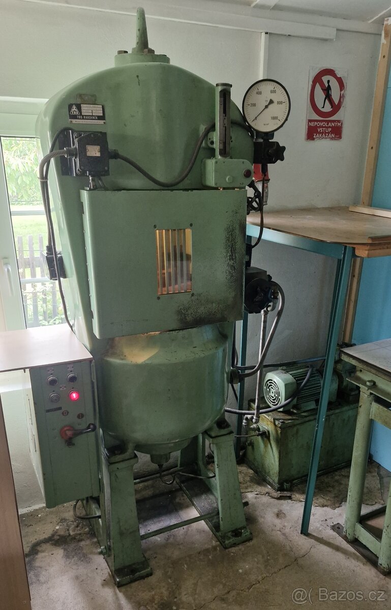 Lis hydraulický CZR 600-2