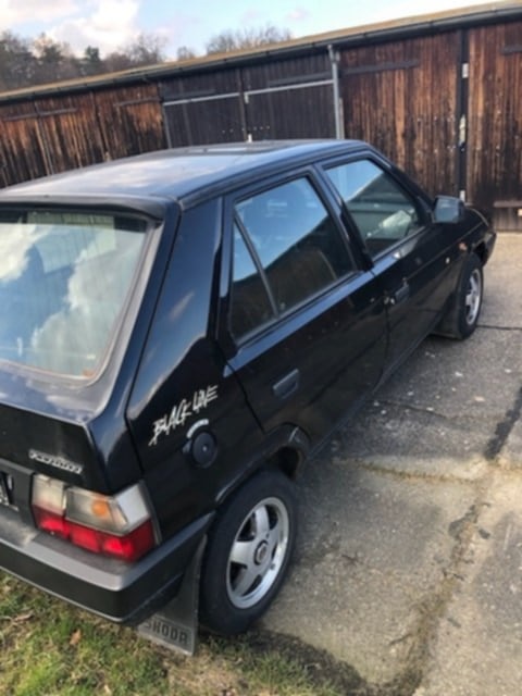 Skoda favorit black line