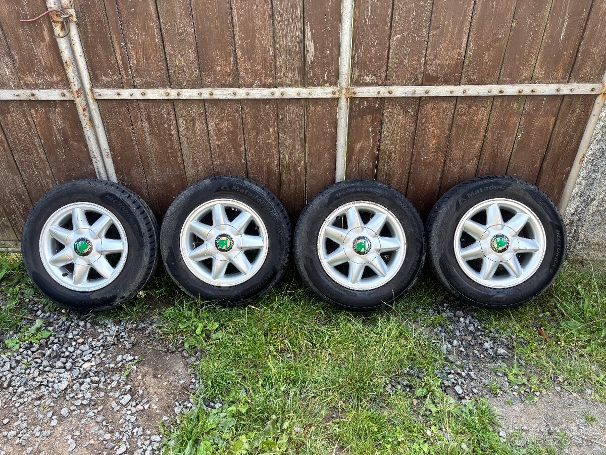 Alu sada Škoda Felicia 4x100 r13 165/70/13 letní pneu