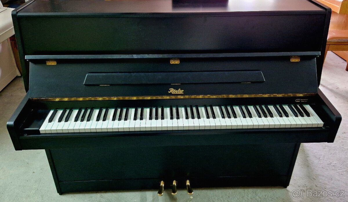 Černé piano Rösler - Petrof z r. 2001