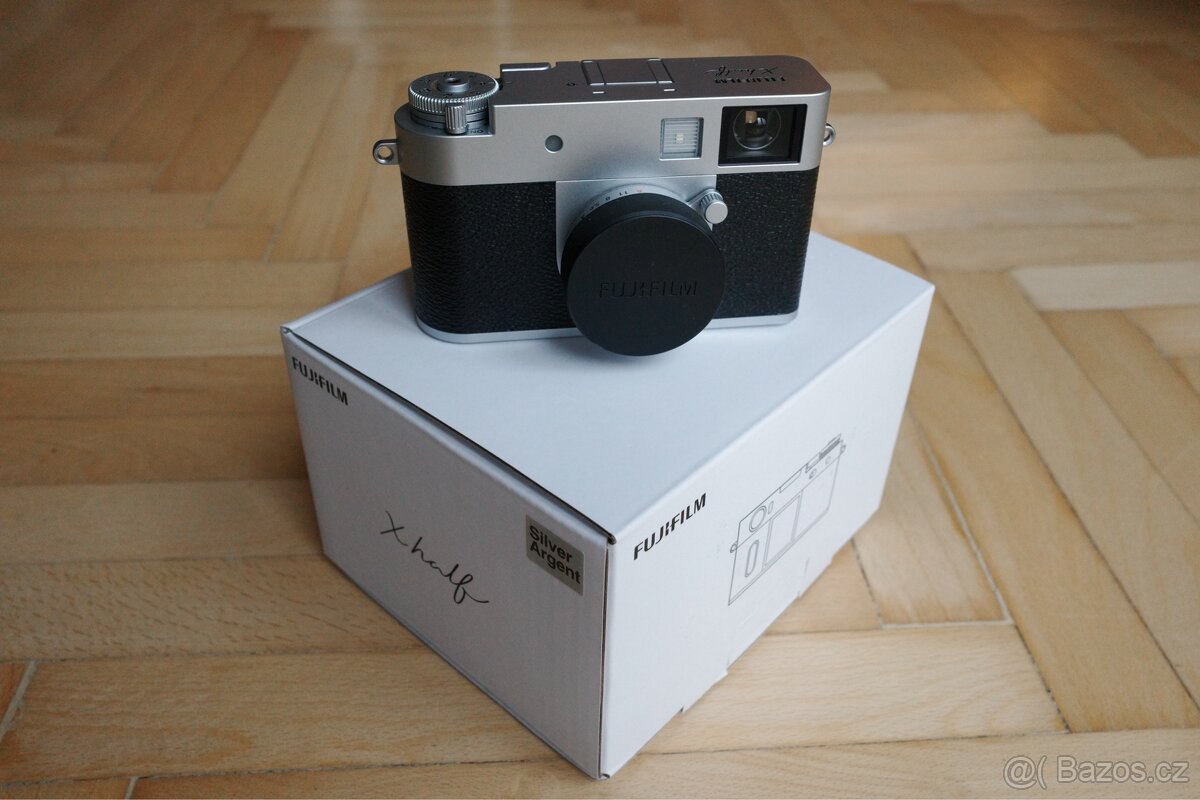 Fujifilm X-HF1