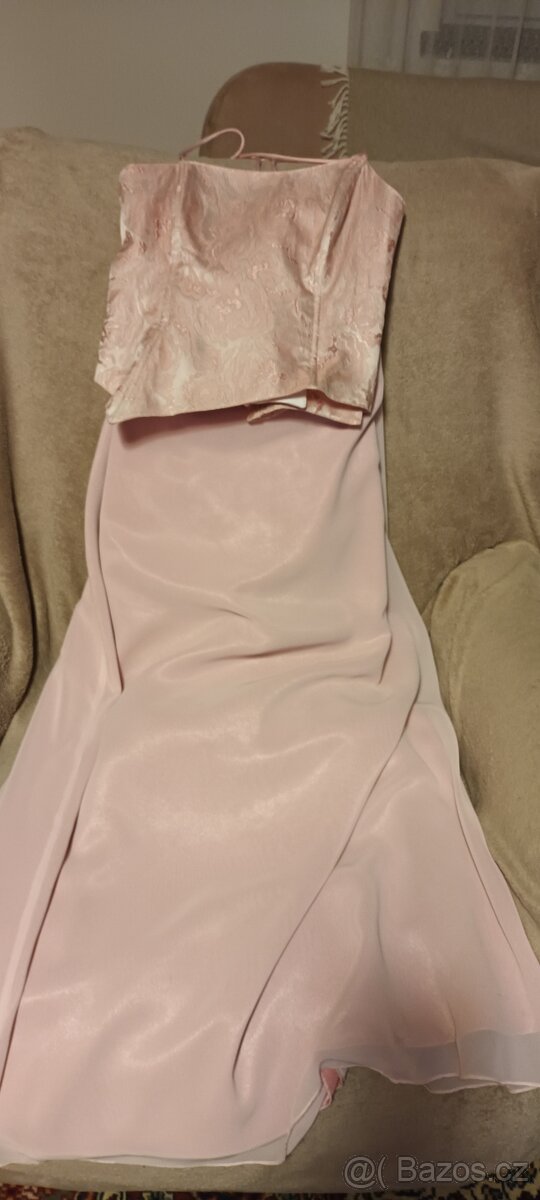 Šaty do tanečních