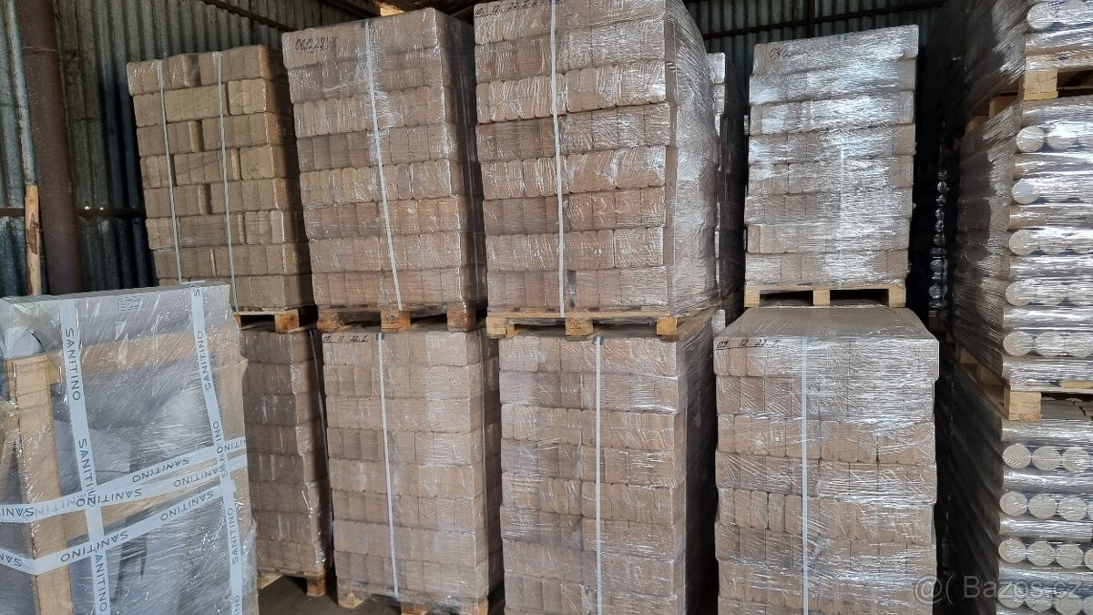 Brikety Rašelina Dřevo buk dub smrk, uhlí