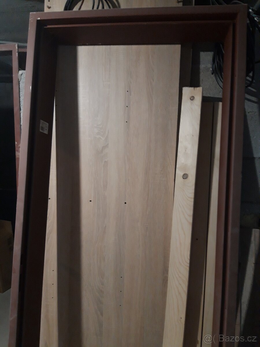 Zárubeň ocelová YH 150DV/700 pravá