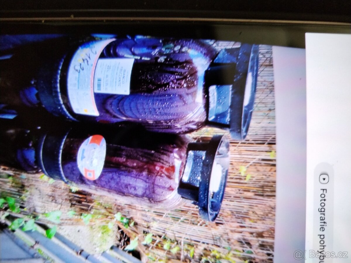 Prodám sudy od vína, obsah je 20 litrů