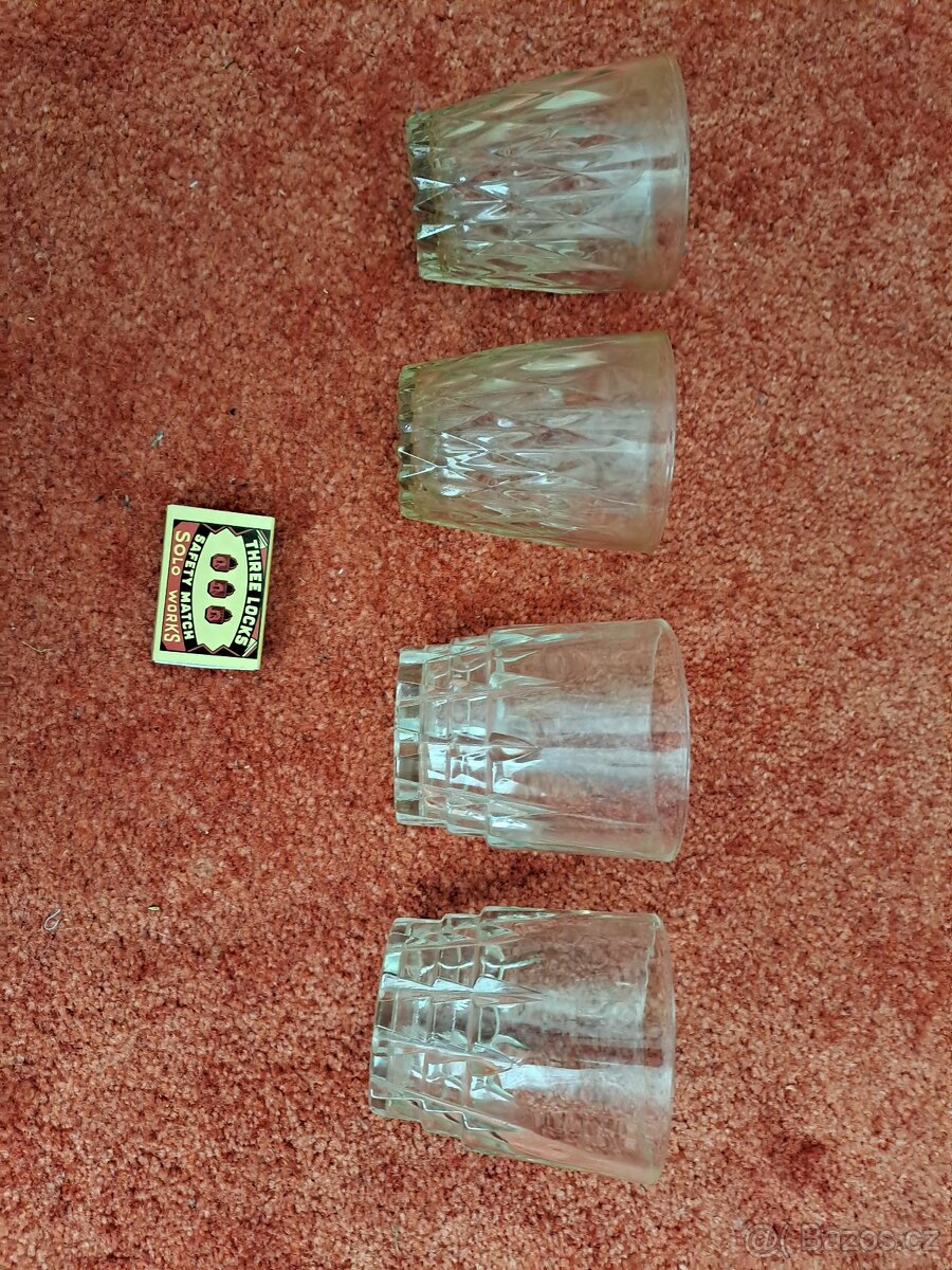 Staré skleničky 4 ks.