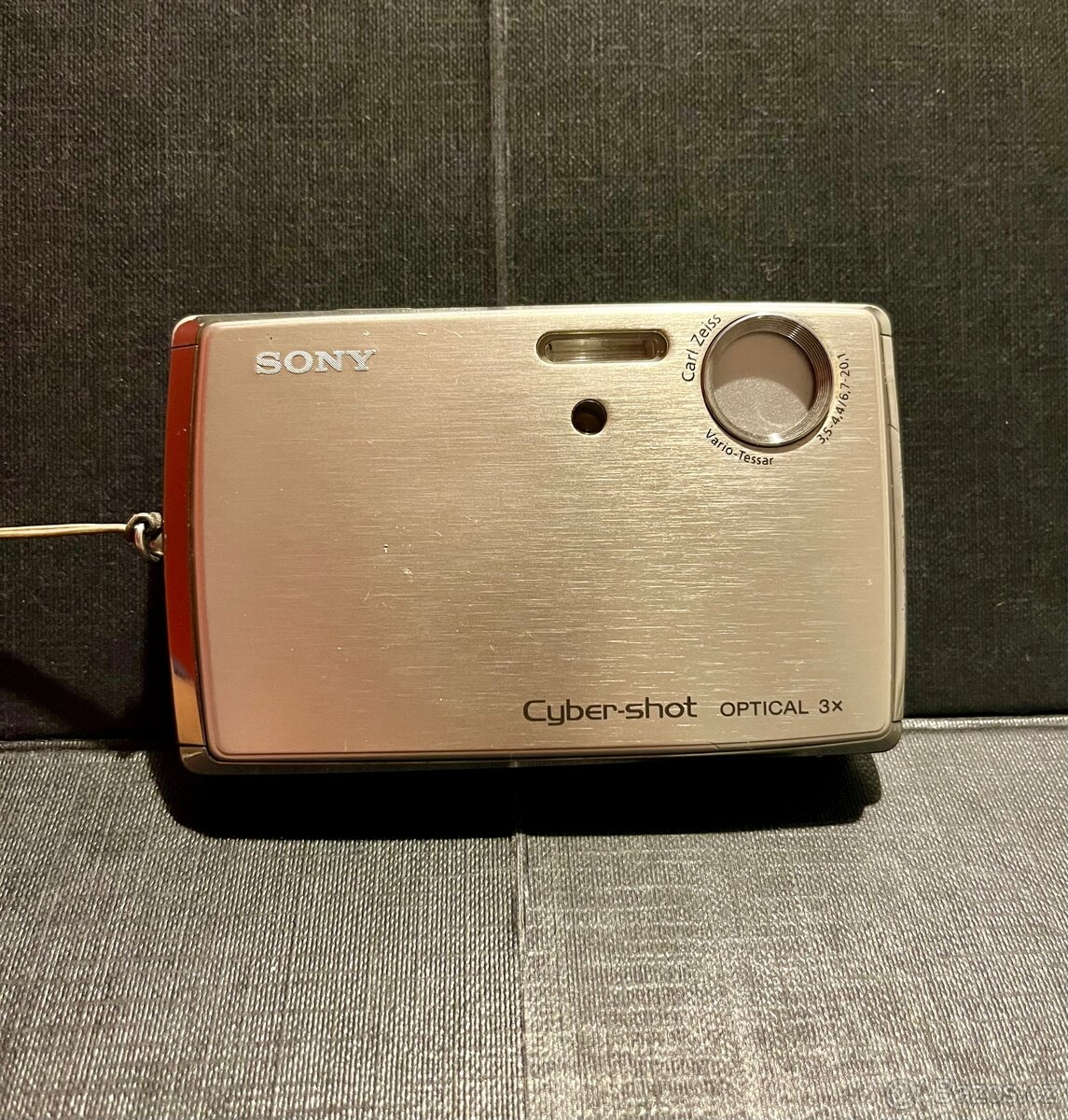 Sony CyberShot DSC-T33 – 5 Mpx, 3× optický zoom, CCD snímač