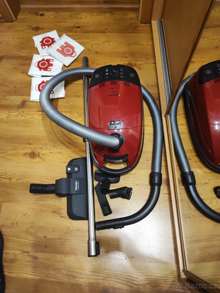 Vysavač Miele S771 top stav výkon 2000W