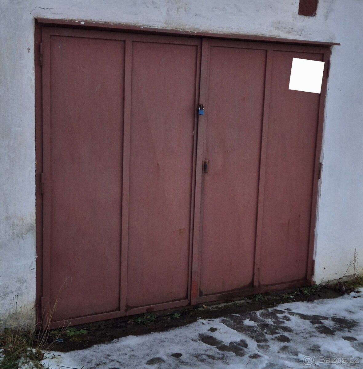 Garáž v ulici Měšická