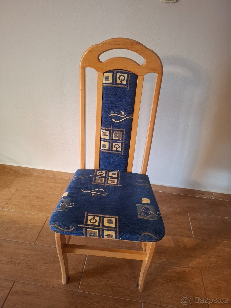 Jídelní stůl a židle