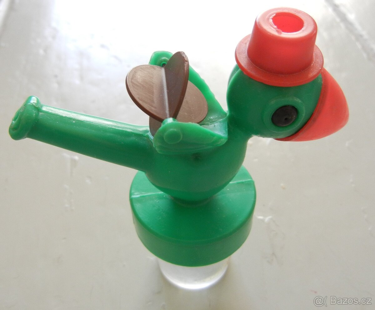 Retro hračka-foukačka ptáček od bonbónů