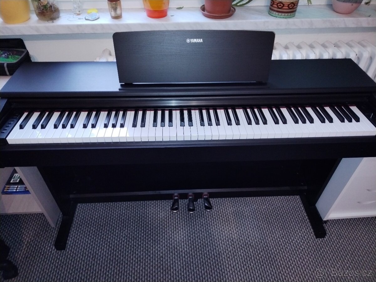 Elektronické piano Yamaha YDP 144B