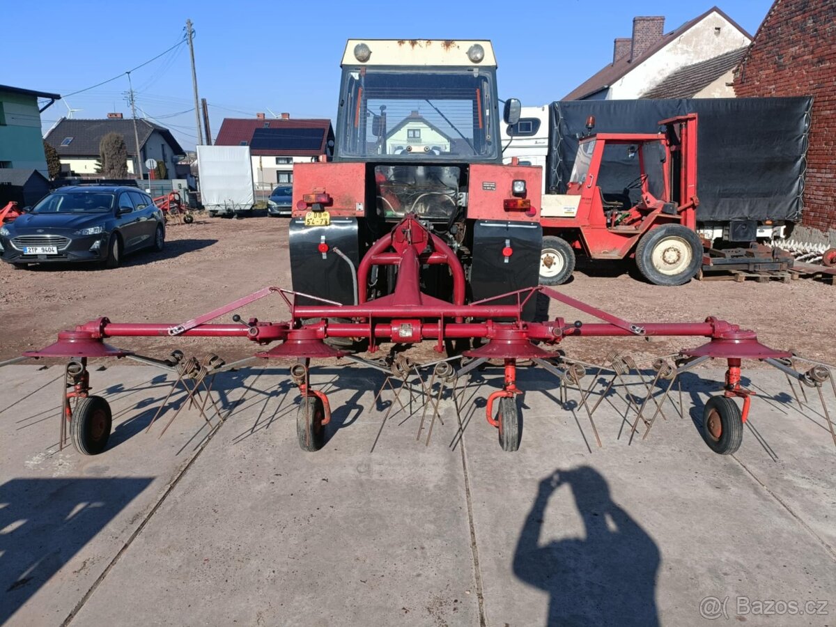 5,2m Obraceč sena KUHN GF452, stačí 35kW