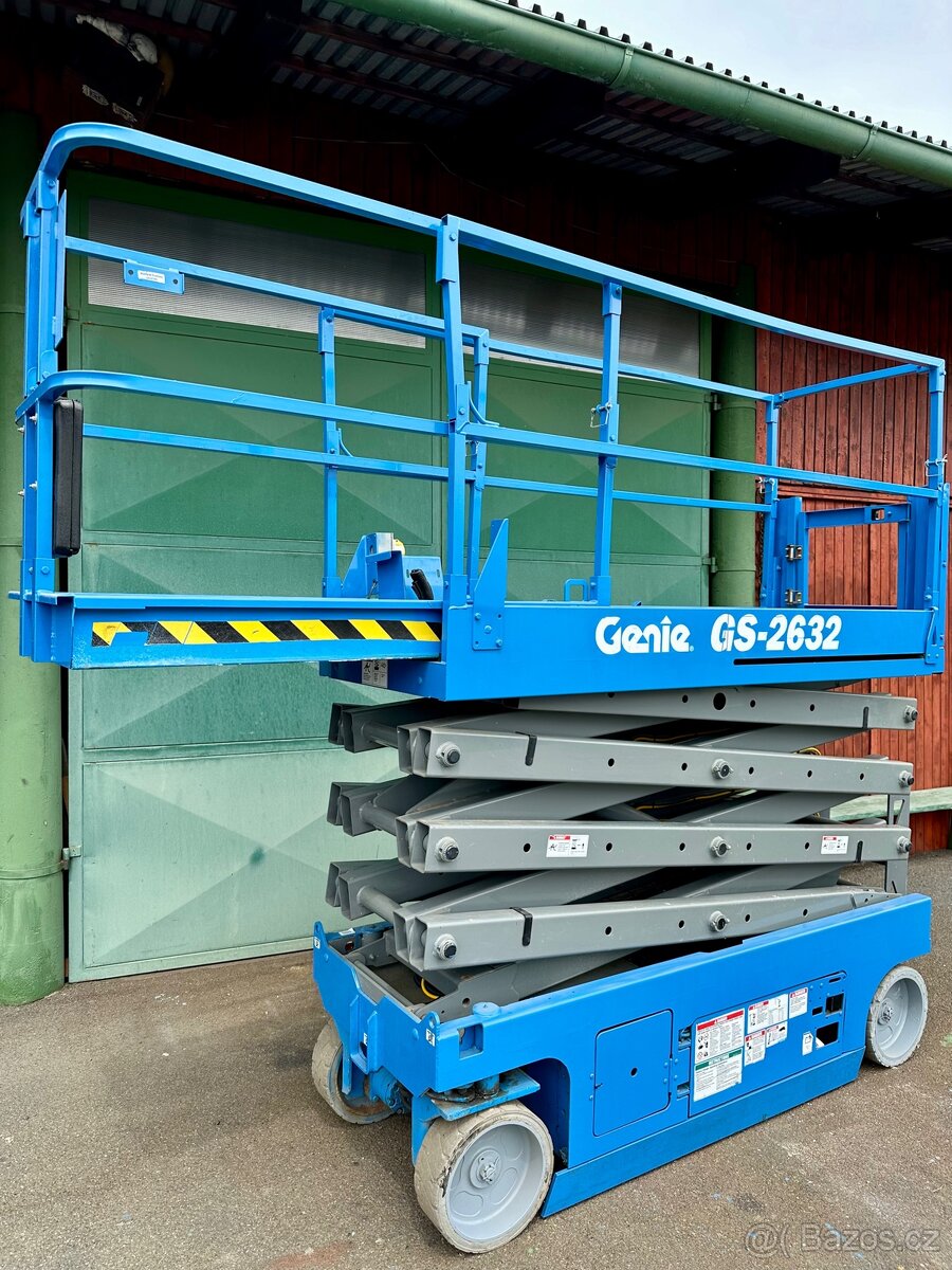 Pracovní nůžková aku plošina Genie GS2632