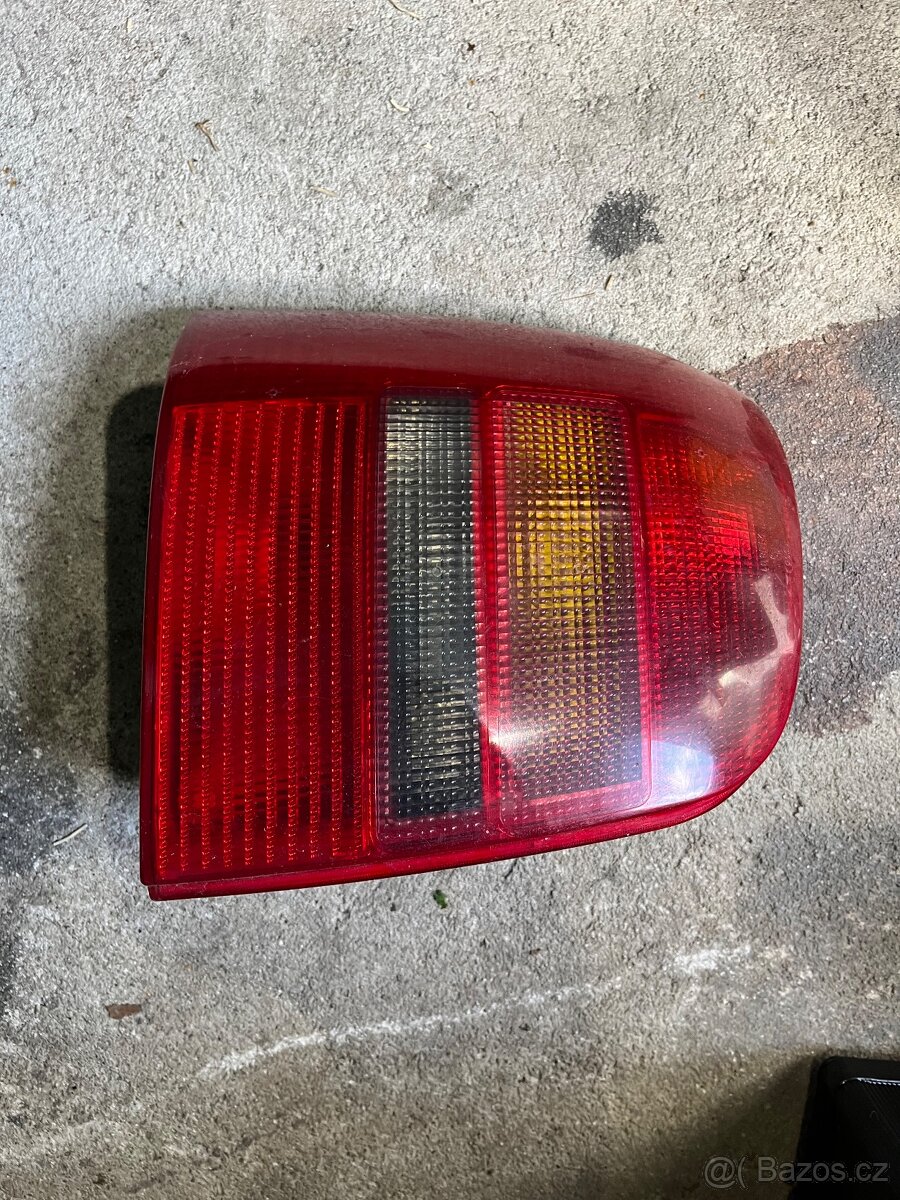 Zadní světlo pravé Audi A4 Avant