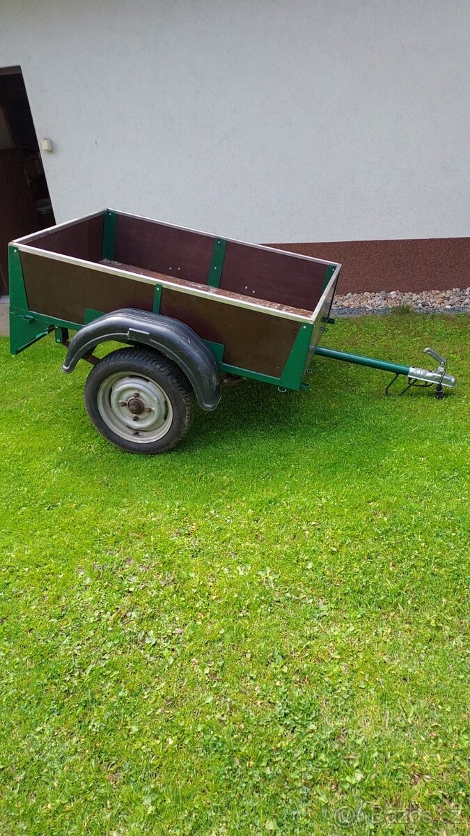 Přívěsný vozík