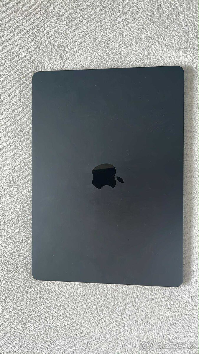 Prodám Apple MacBook Air 13,6” (2024)