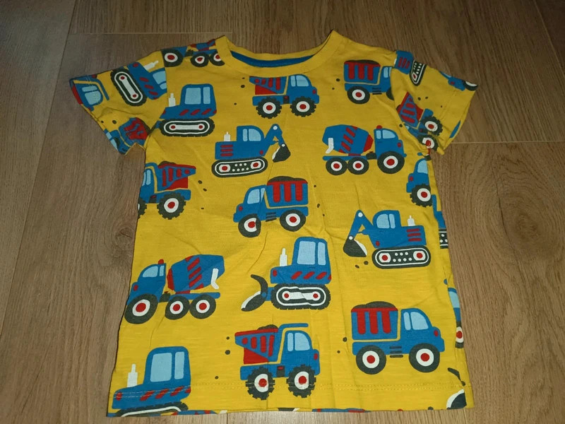 Žluté tričko s bagry, náklaďáky 98 Next