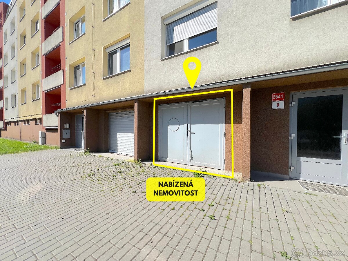 Pronájem prostorné garáže, 37 m2 - ul. Gagarinova, Znojmo