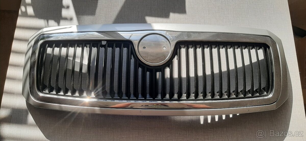 Přední maska Škoda fabia 1 stříbrná 9102
