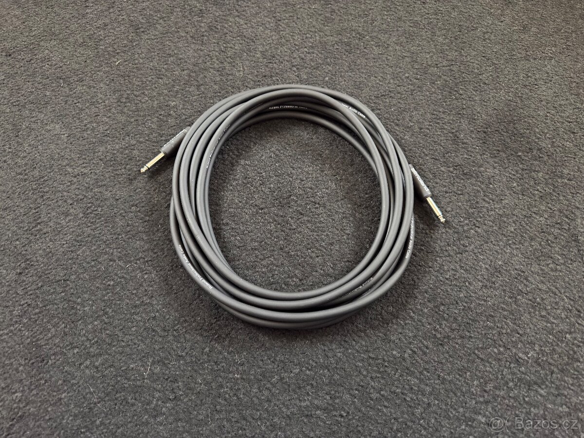 Rovný nástrojový kabel Roland RIC-B10 3 m