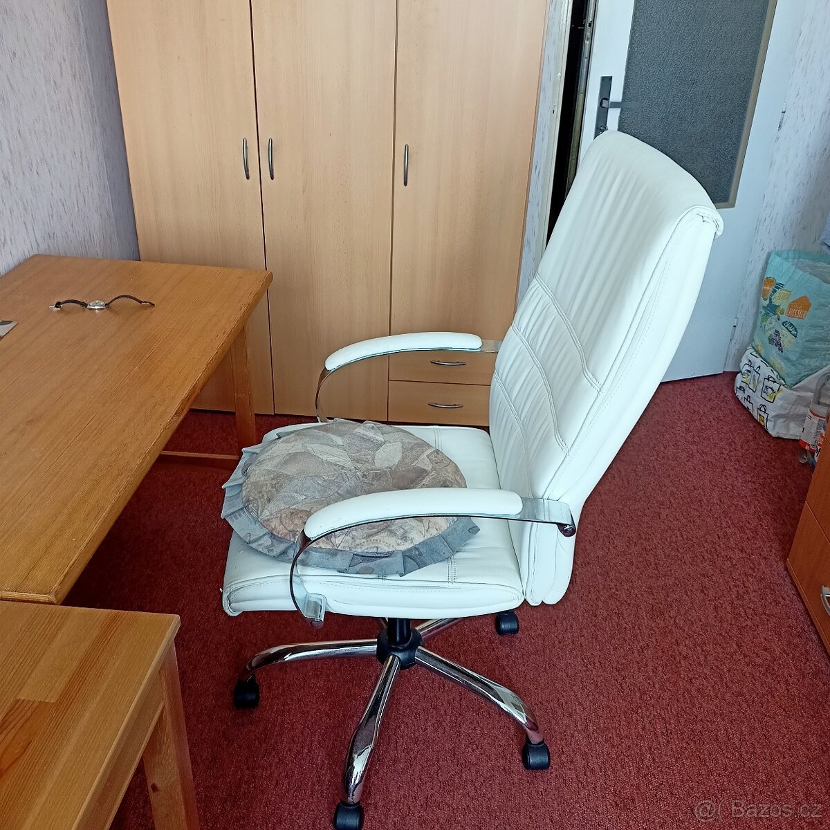 Prodám křeslo