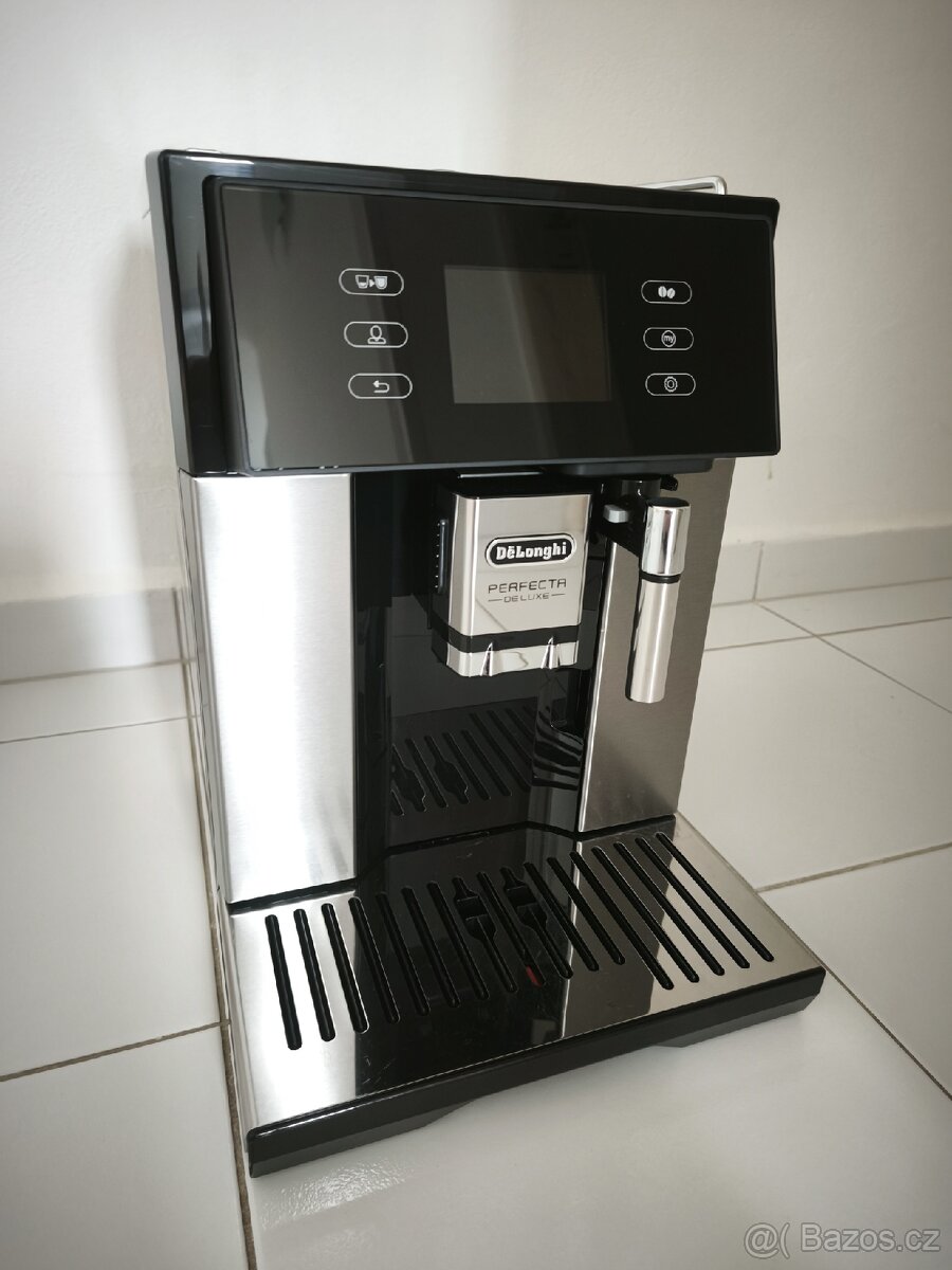 Kávovar DeLonghi