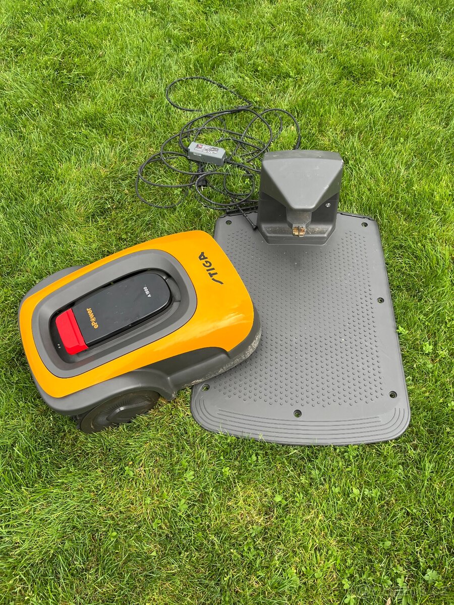 Stiga A1500 - předváděcí bezdrátová robotická sekačka