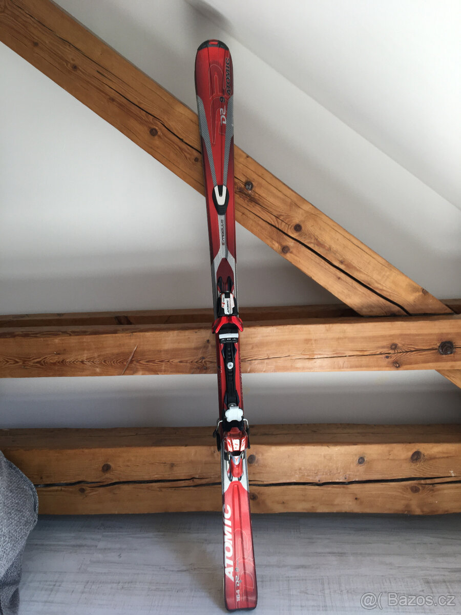 Lyže Atomic 164cm + vázání a hůlky