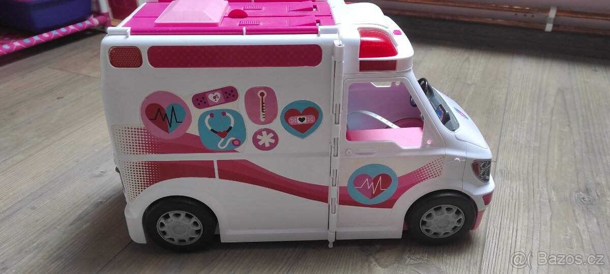 Barbie sanitka