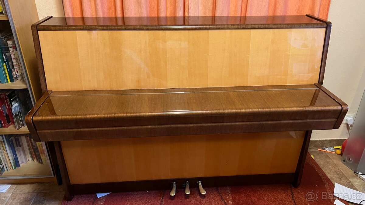 pianino PETROF - Model: P 100 Harmonie N