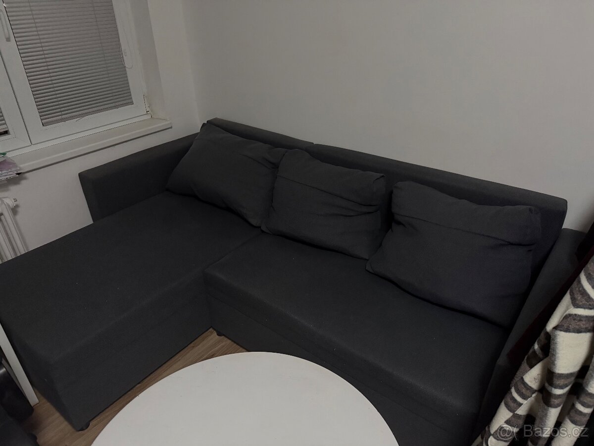 Malý rozkládací gauč