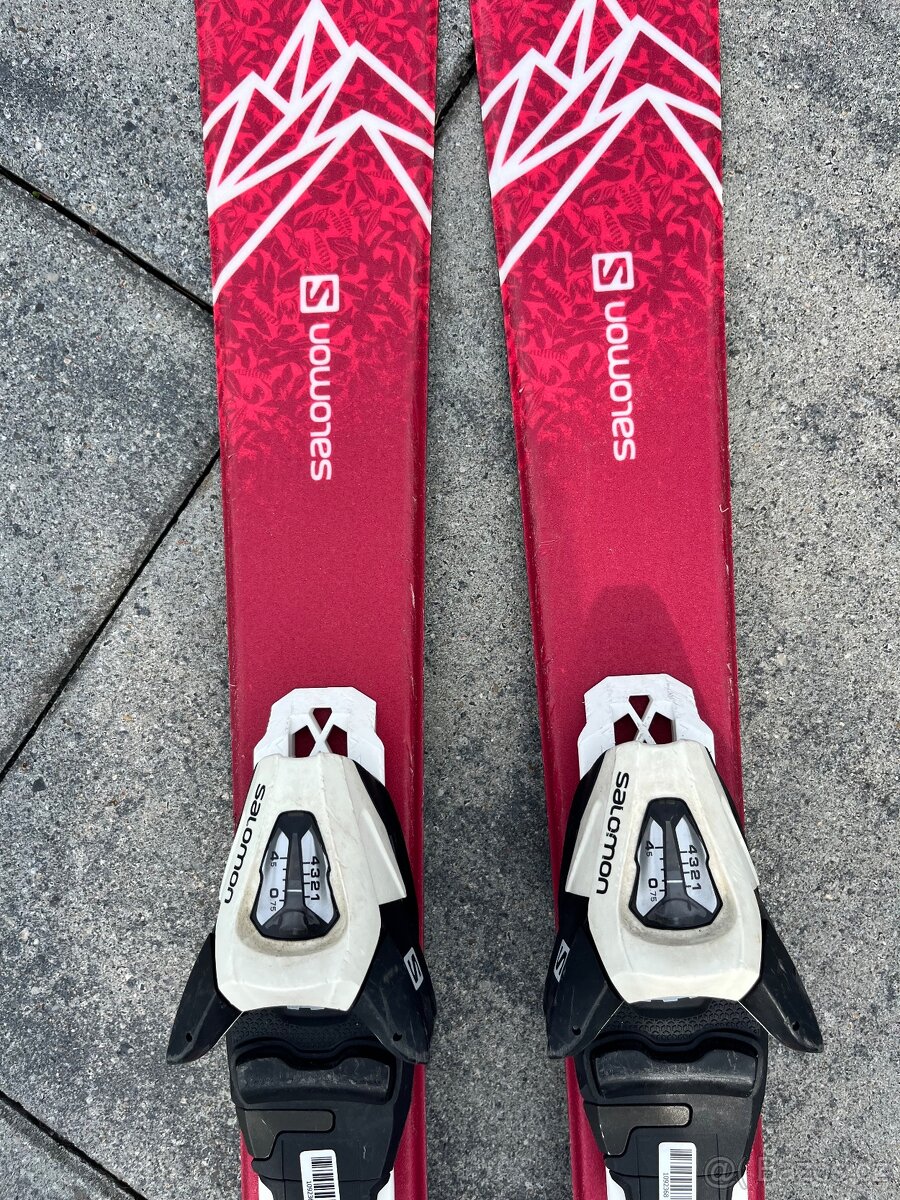 Dětské lyže Salomon + hůlky + lyžařské boty