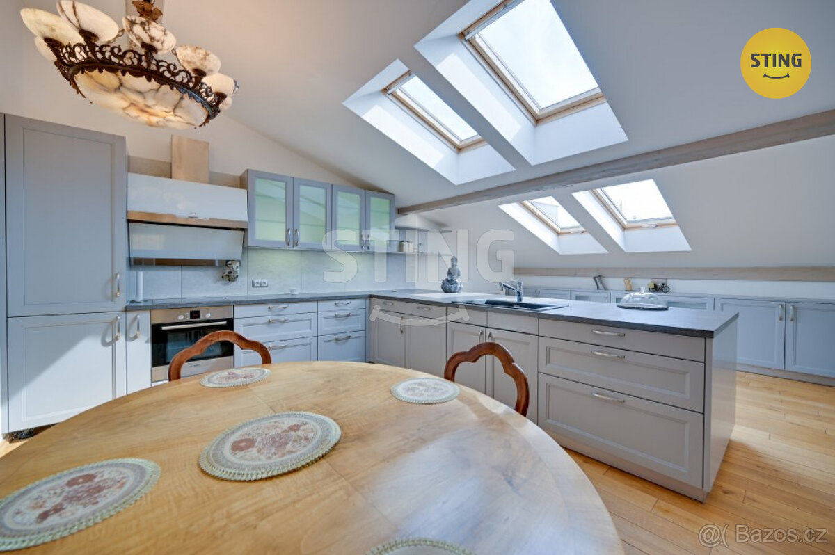 Prodej nadstandartního domu s 2 byty v centru města , 132959