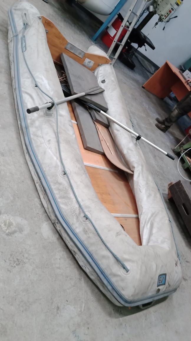 Nafukovací člun Atlantis 370 + motor Mercury 15 HP – komplet