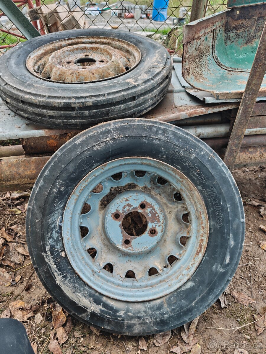 Kola na traktor Zetor 25