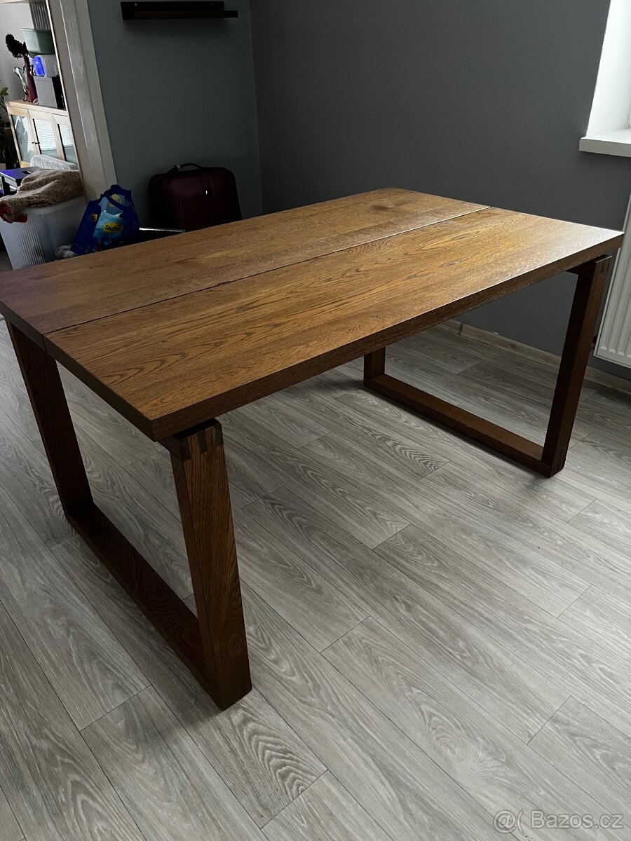 Kuchyňský stůl