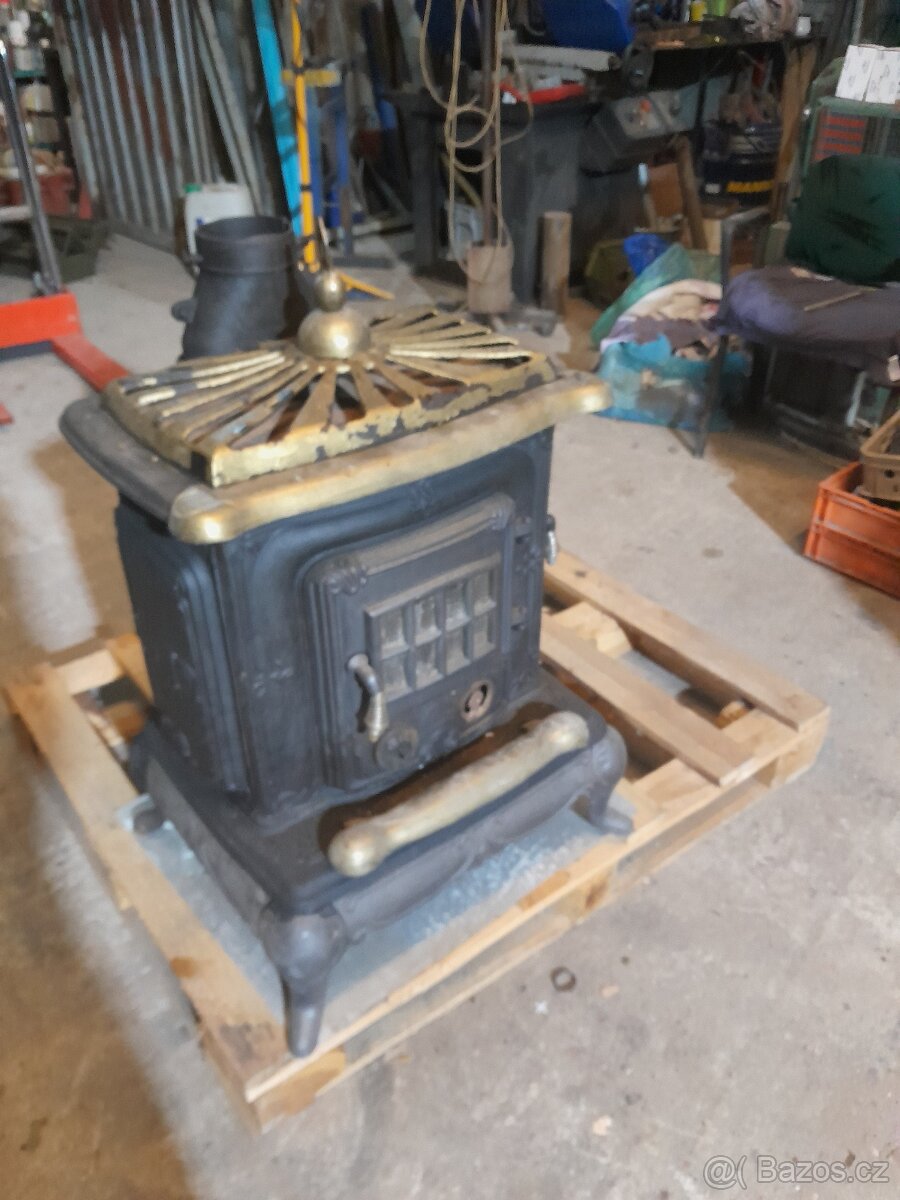 kamna na dřevo hystorická