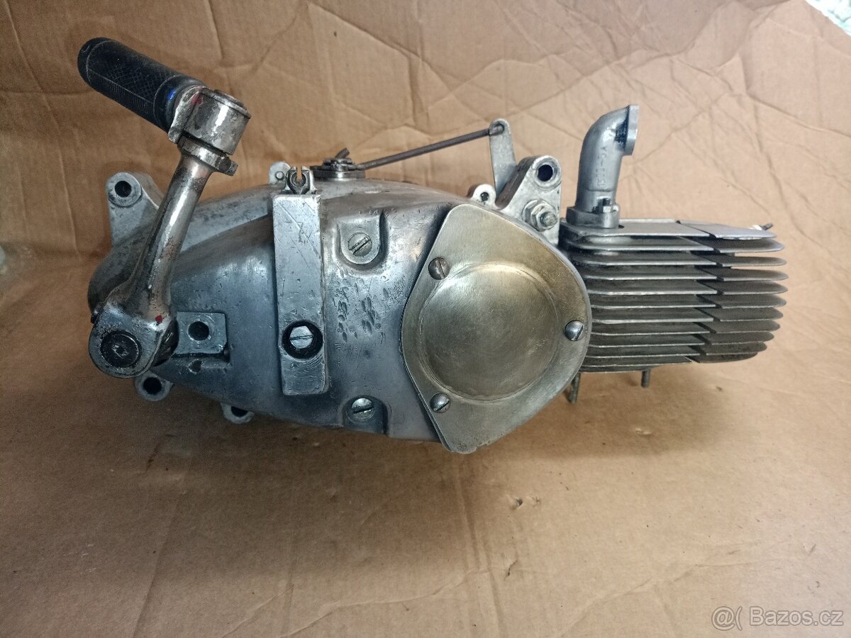 Motor Jawa 50
