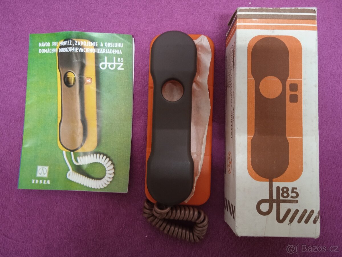 Nástěnný telefon Tesla